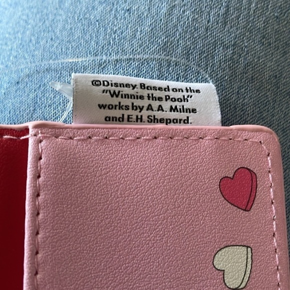 Disney Her Universe Winnie The Pooh Valentines Day Candy Hearts Cardhold… - Picture 4 of 5